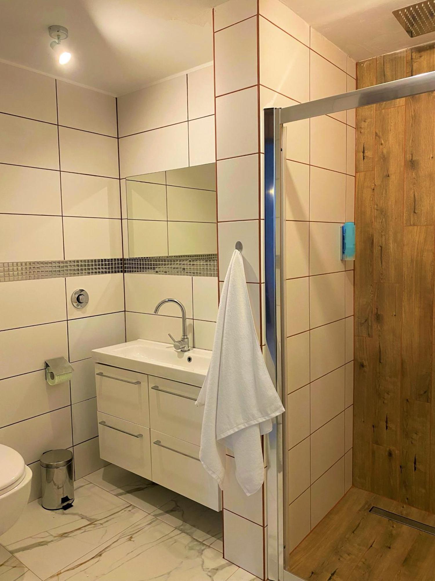 Апартаменти Manufaktura Bakery, Penthouse 200M, Prywatna Kamienica, Parking Strzezony Лодзь Номер фото